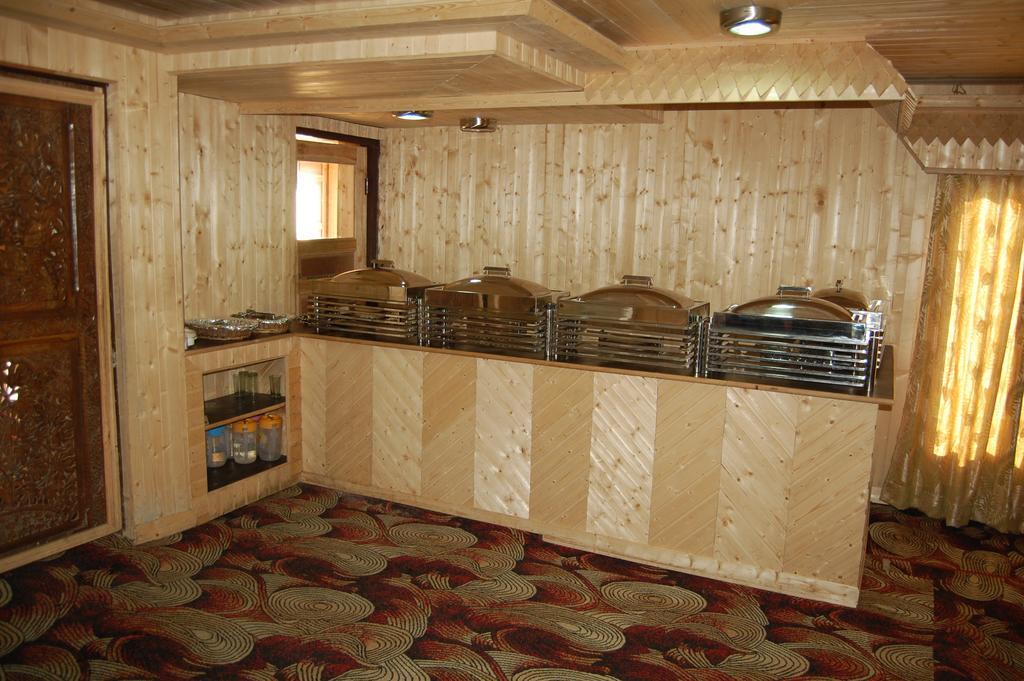 Hotel Zahgeer Continental غولمارغ الغرفة الصورة