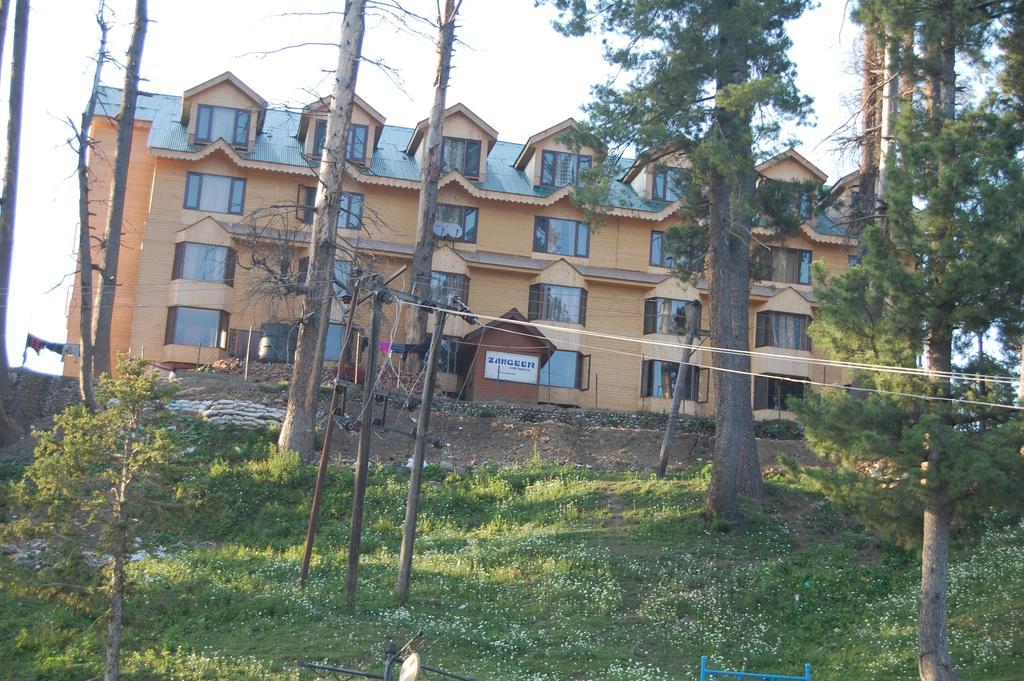 Hotel Zahgeer Continental غولمارغ الغرفة الصورة